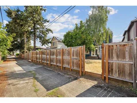 5239 NE Garfield Avenue Portland OR 97211