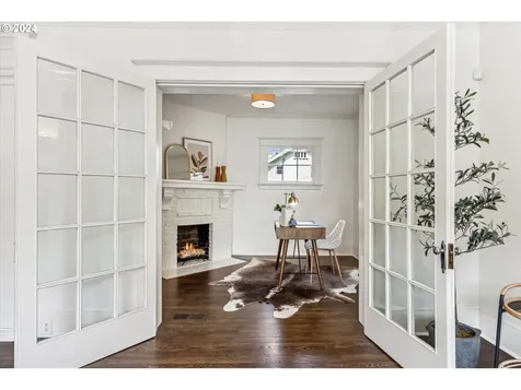 5239 NE Garfield Avenue Portland OR 97211