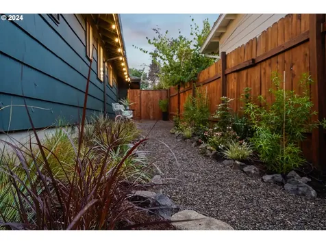 5135 Ne Skidmore Street Portland OR 97218