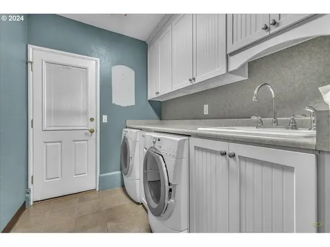 660 Calvin Street Columbia City OR 97018