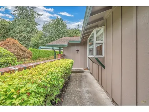 660 Calvin Street Columbia City OR 97018