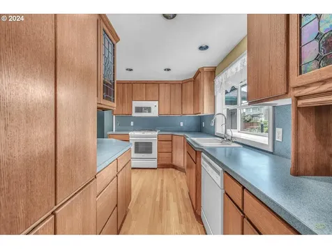 660 Calvin Street Columbia City OR 97018