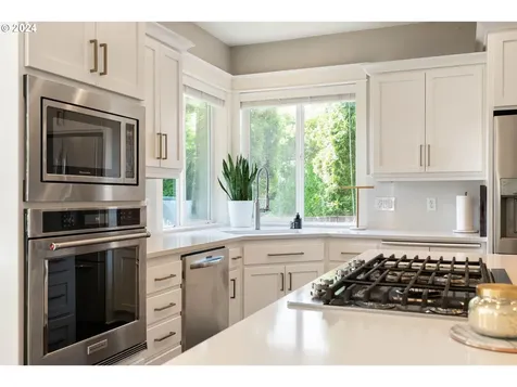 2830 Nw Robinia Lane Portland OR 97229