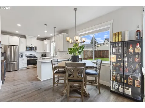 1043 NE Regan Hill Loop Estacada OR 97023