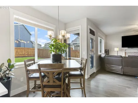 1043 NE Regan Hill Loop Estacada OR 97023