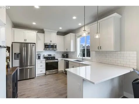 1043 NE Regan Hill Loop Estacada OR 97023