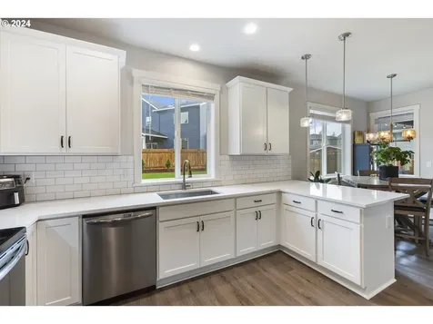 1043 NE Regan Hill Loop Estacada OR 97023