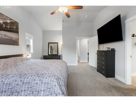1043 NE Regan Hill Loop Estacada OR 97023
