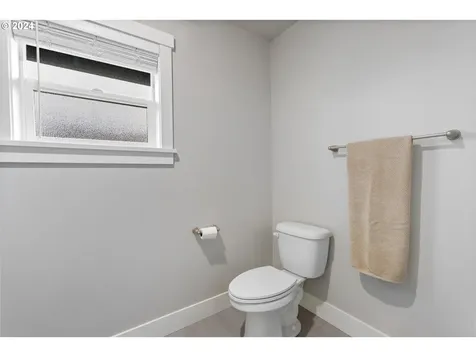 1043 NE Regan Hill Loop Estacada OR 97023