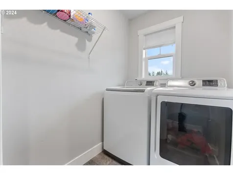 1043 NE Regan Hill Loop Estacada OR 97023