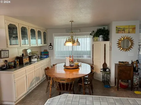 365 N 18th Street Reedsport OR 97467