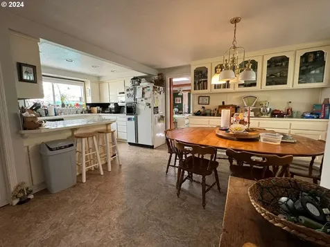 365 N 18th Street Reedsport OR 97467