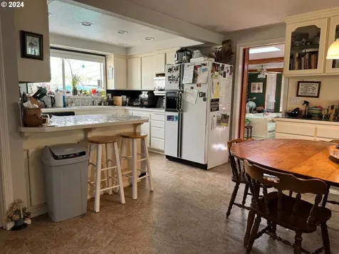 365 N 18th Street Reedsport OR 97467