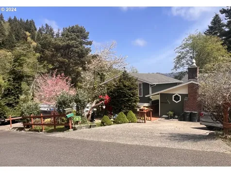 365 N 18th Street Reedsport OR 97467