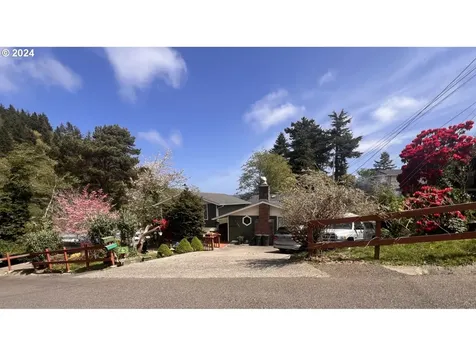 365 N 18th Street Reedsport OR 97467