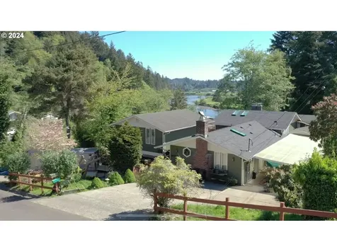 365 N 18th Street Reedsport OR 97467