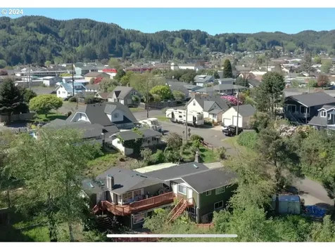 365 N 18th Street Reedsport OR 97467