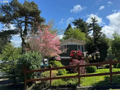 365 N 18th Street Reedsport OR 97467
