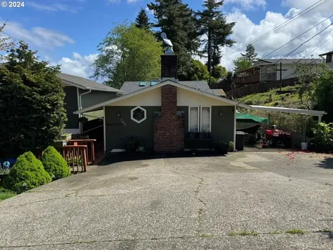 365 N 18th Street Reedsport OR 97467