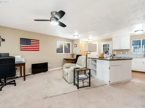 995 Bellevue Avenue Gladstone OR 97027