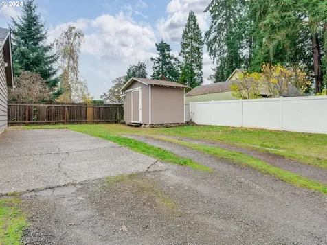 995 Bellevue Avenue Gladstone OR 97027