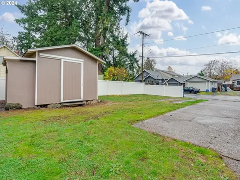 995 Bellevue Avenue Gladstone OR 97027