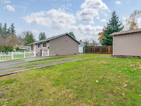 995 Bellevue Avenue Gladstone OR 97027
