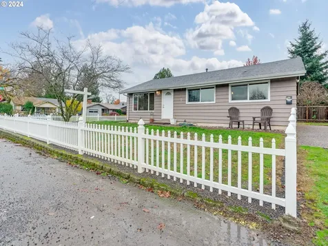 995 Bellevue Avenue Gladstone OR 97027