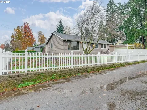 995 Bellevue Avenue Gladstone OR 97027
