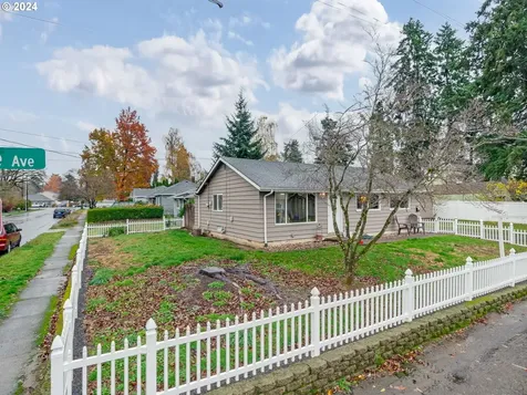 995 Bellevue Avenue Gladstone OR 97027
