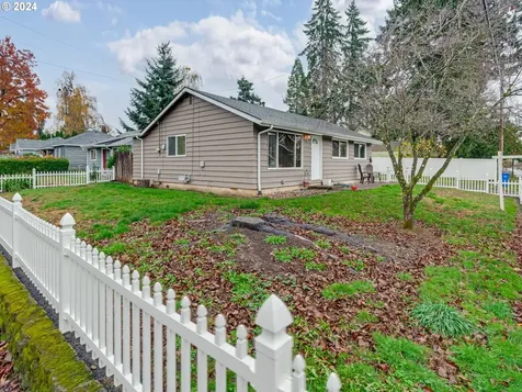 995 Bellevue Avenue Gladstone OR 97027