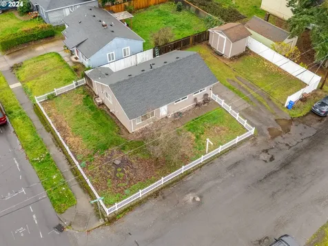 995 Bellevue Avenue Gladstone OR 97027