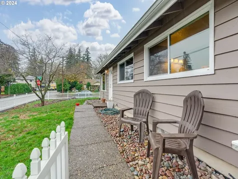995 Bellevue Avenue Gladstone OR 97027
