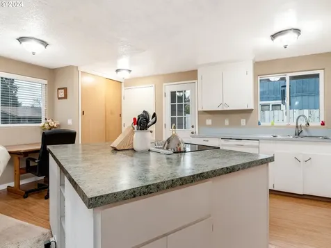 995 Bellevue Avenue Gladstone OR 97027