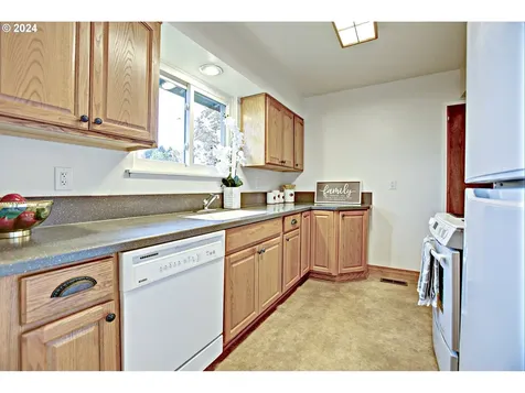 12011 NE Suncrest Court Vancouver WA 98684