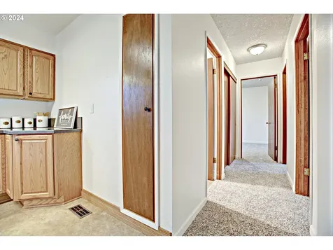 12011 NE Suncrest Court Vancouver WA 98684