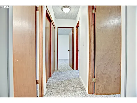 12011 NE Suncrest Court Vancouver WA 98684
