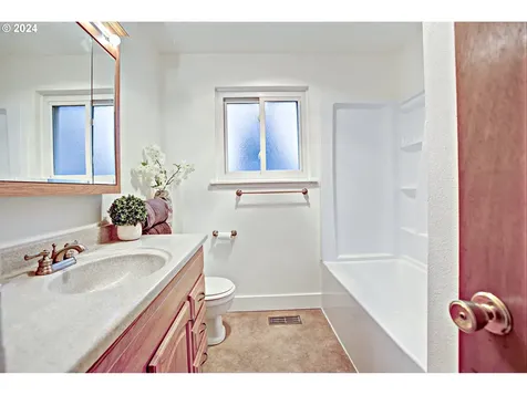 12011 NE Suncrest Court Vancouver WA 98684