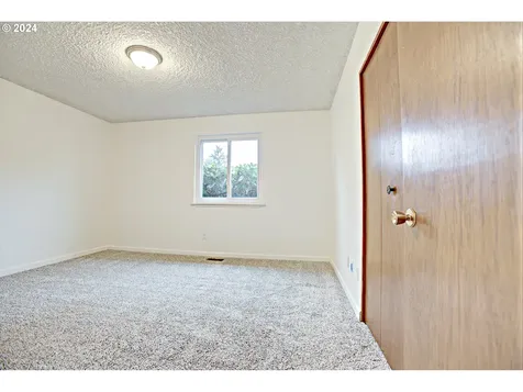 12011 NE Suncrest Court Vancouver WA 98684