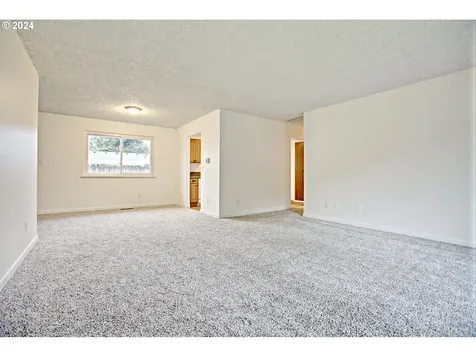 12011 NE Suncrest Court Vancouver WA 98684