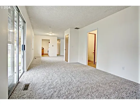 12011 NE Suncrest Court Vancouver WA 98684
