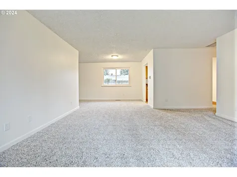 12011 NE Suncrest Court Vancouver WA 98684