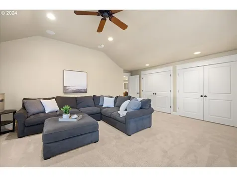 4540 Dogwood Drive Lake Oswego OR 97035