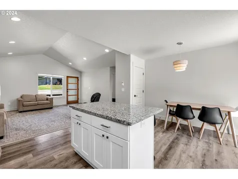 105 Oak Street Winlock WA 98596