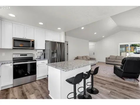 105 Oak Street Winlock WA 98596