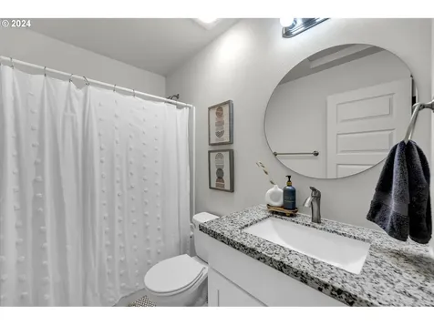 105 Oak Street Winlock WA 98596