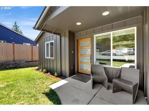 105 Oak Street Winlock WA 98596