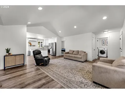105 Oak Street Winlock WA 98596