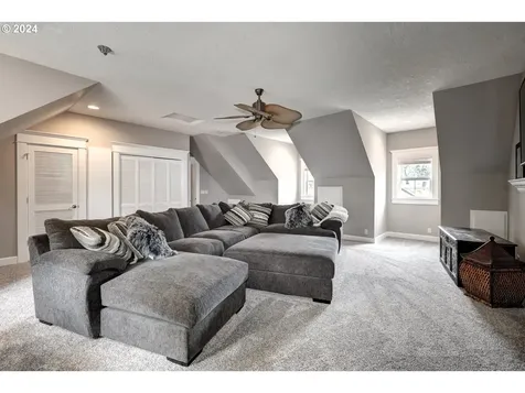 5835 SE Woll Pond Way Hillsboro OR 97123