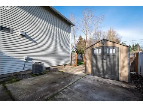 9208 NE 104th Street Vancouver WA 98662